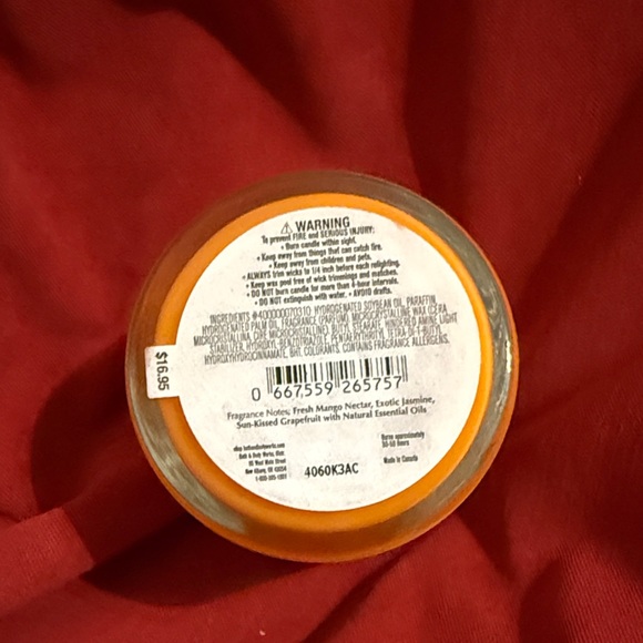 Bath & Body Works Snowflakes & Cashmere and Mango Mai Tai Candles - Picture 6 of 7